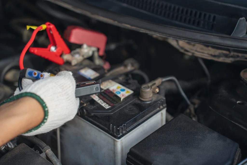 Voici les signes d'une voiture avec une batterie à plat