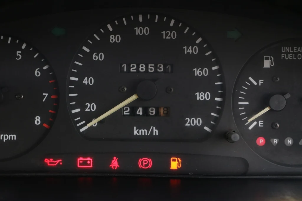 Voici pourquoi ta voiture ne démarre plus et n'a plus aucun voyant